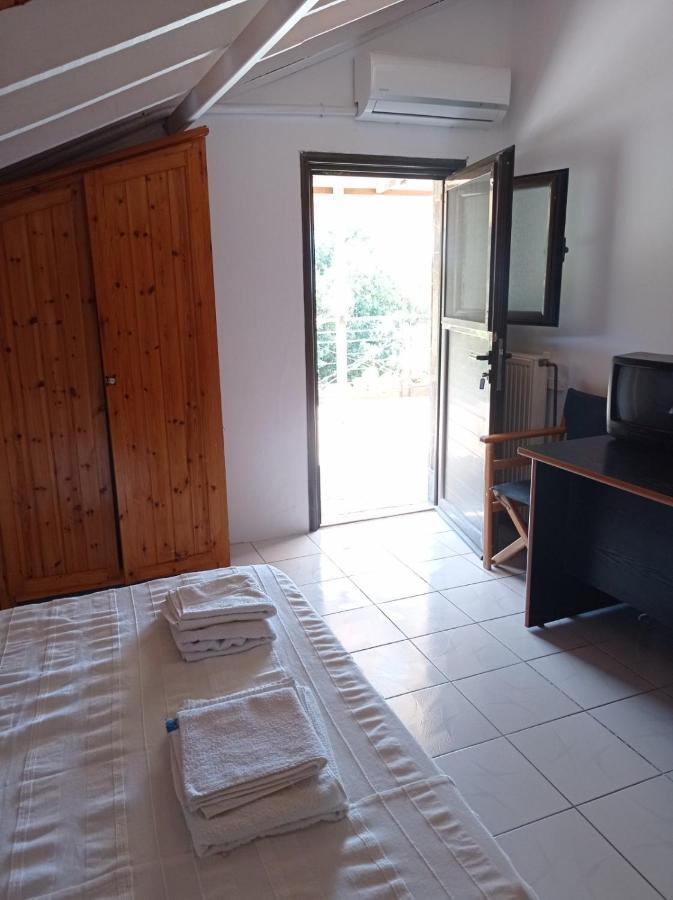 Christos Center Rooms Raches  Exterior foto