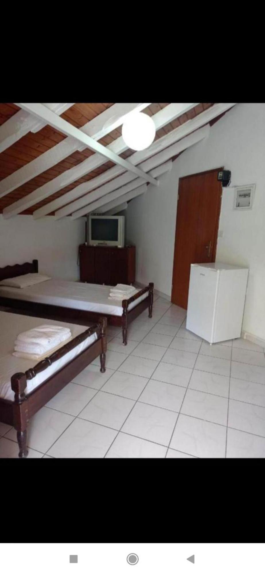 Christos Center Rooms Raches  Zimmer foto